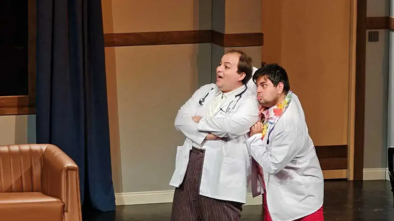 Kepez Sahnesinde Kahkaha Tufanı: “Kaç Baba Kaç” Kapalı Gişe! 4